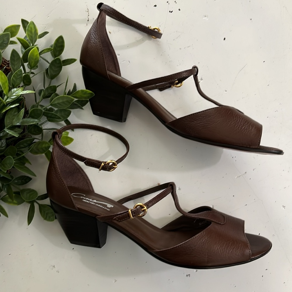 Cvine Brown Leather Sandals - Picture 5 of 10